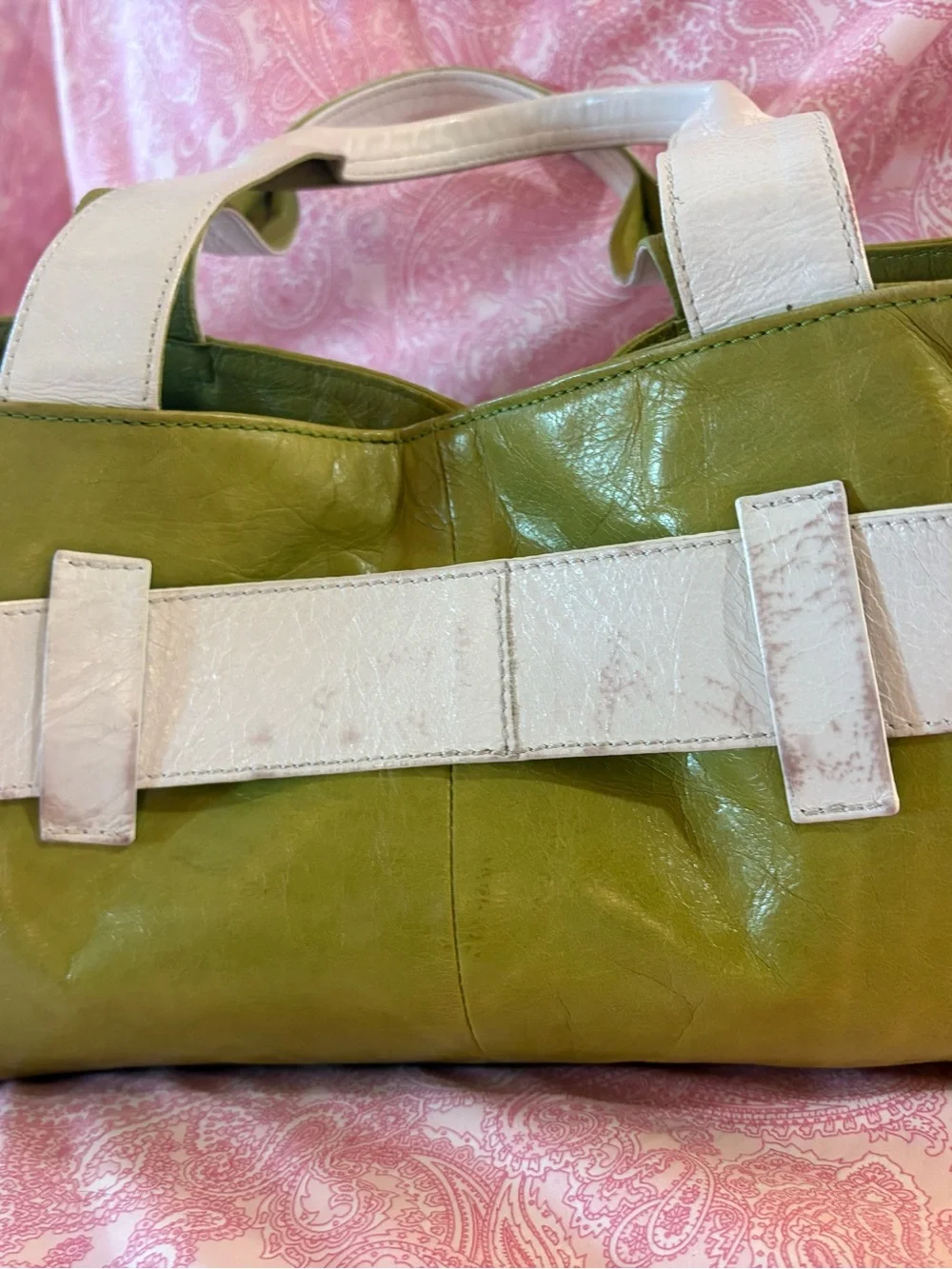 Vintage robertagandolfi  Green Leather Tote with White Bow Accent